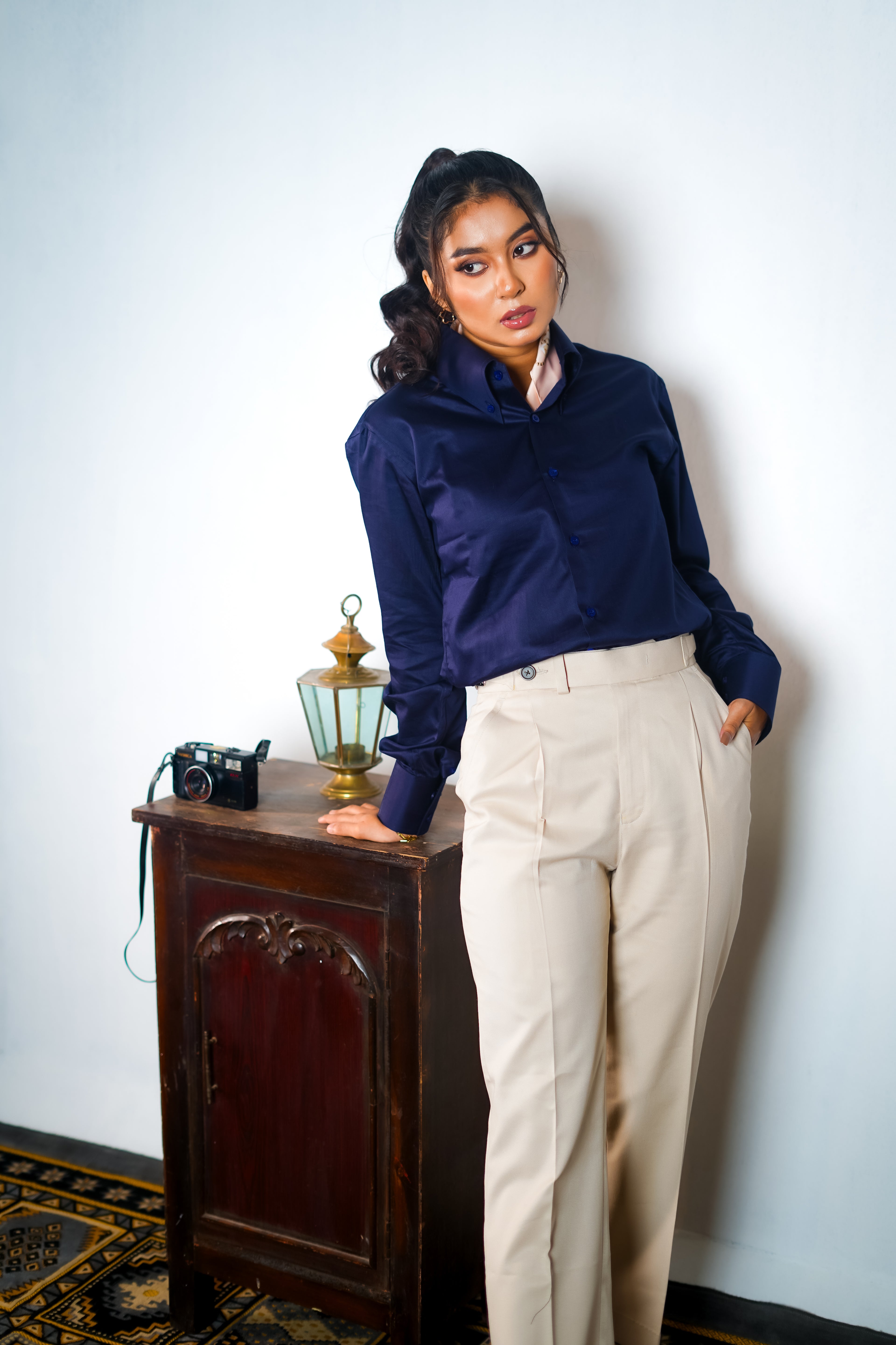 Neon Navy Sharp Collar Shirt Woman