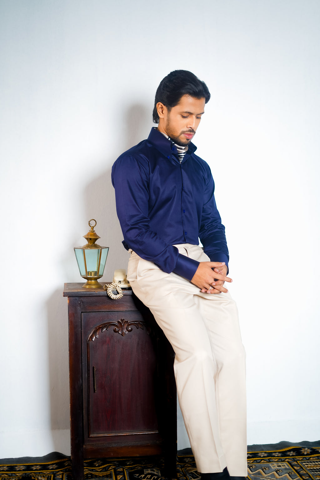 Neon Navy Sharp Collar Shirt Man