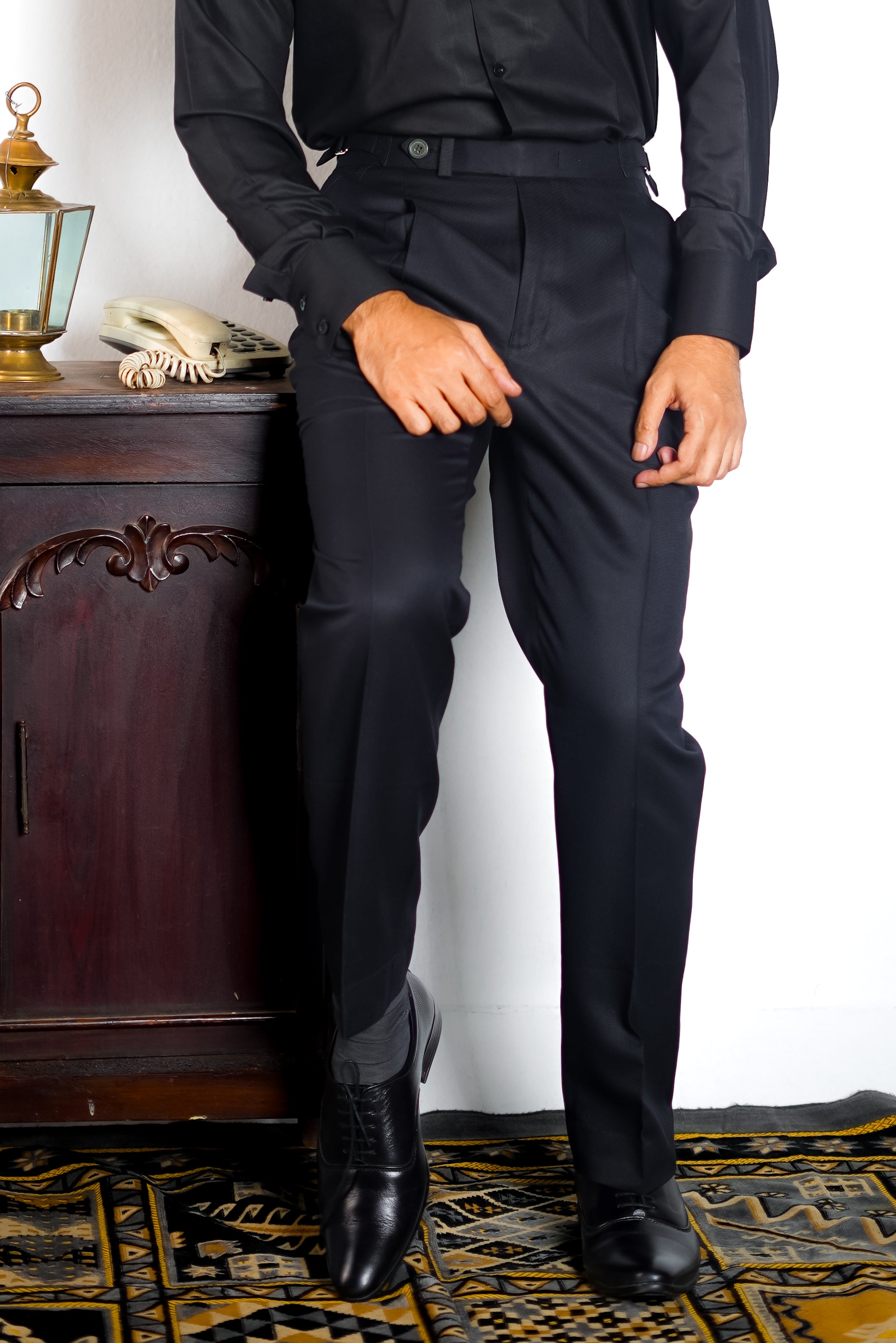 Carbon Black Buckled Waist Trousers Man